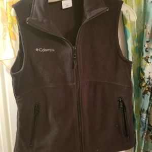 Columbia Women's medium weight fleece vest